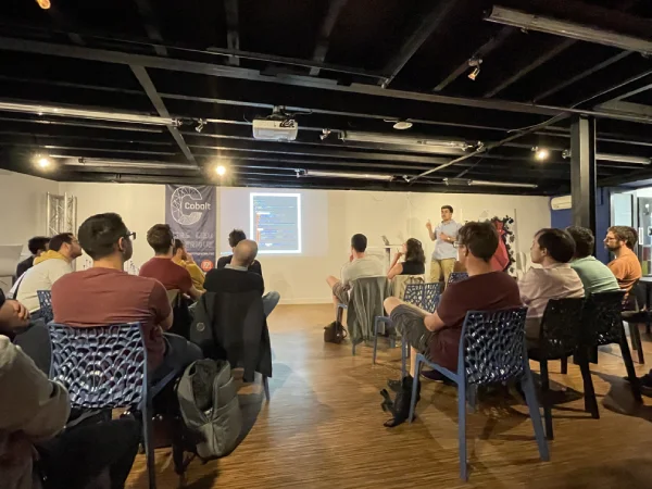 Côté code : en conférence, devant des développeurs.